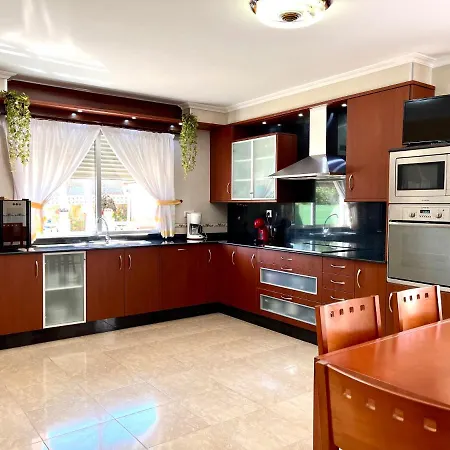 別荘 Casa Sabaris バイヨーナ